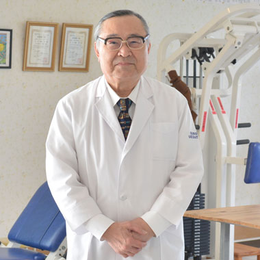 介護老人保健施設はまゆう 施設長 上里 一雄
