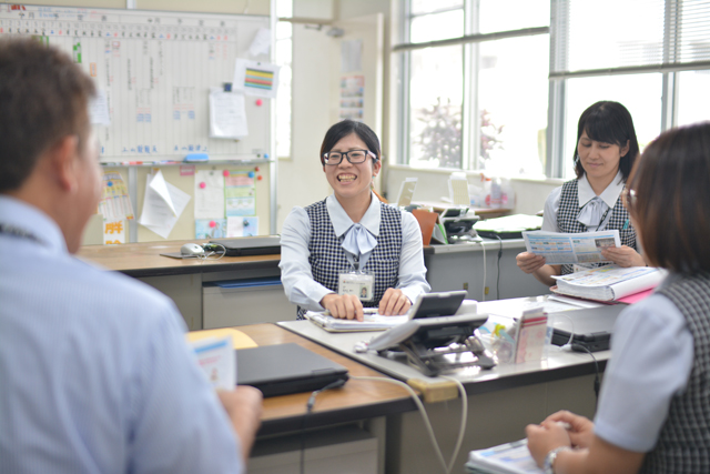 15:00 事務部会議