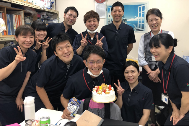 OFF 業務終了後：誕生日会
