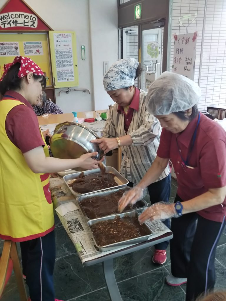 デイサービスセンターとよみの杜【おやつ会】開催 おもと会グループ(沖縄県)リクルートサイト